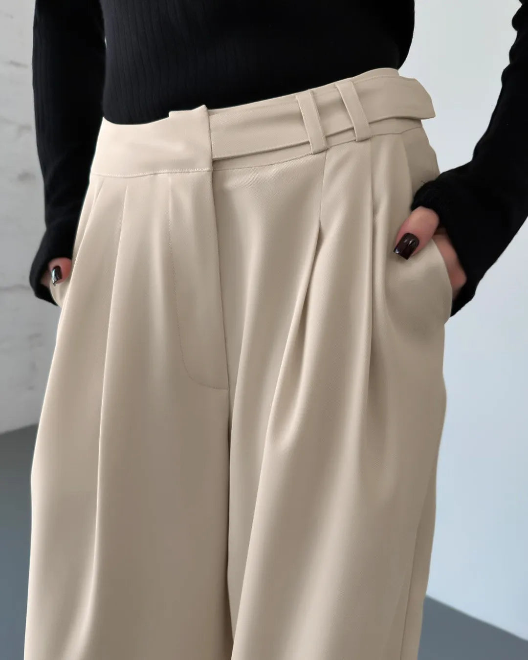 Retro Beige Pleat Pants