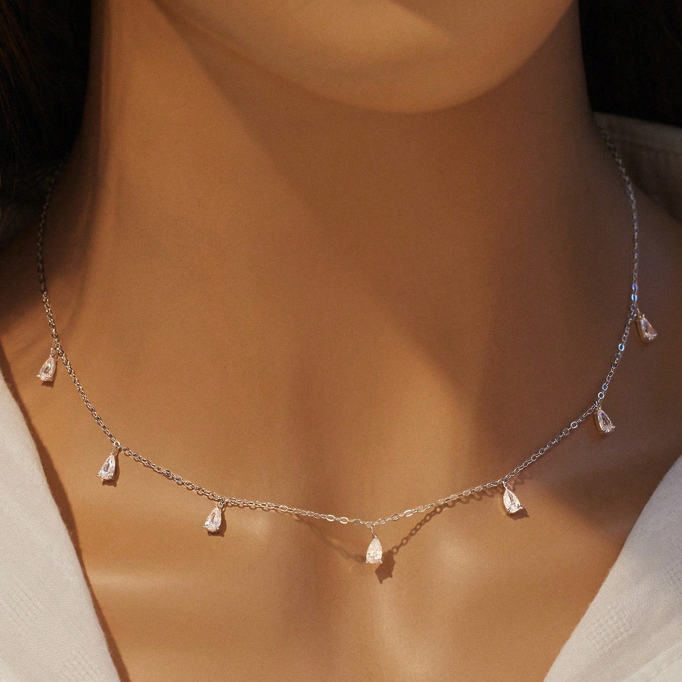 Gentle Drop Gold Necklace