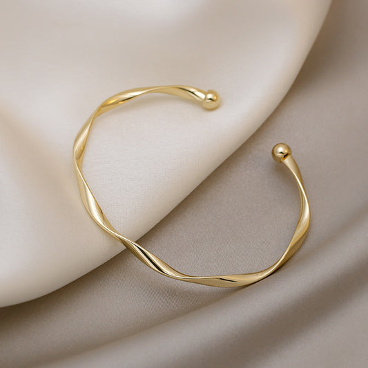 Simple Twist Gold Bracelet
