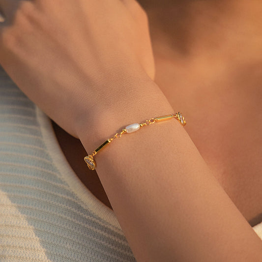 Exquisite Gold Pearl Bracelet